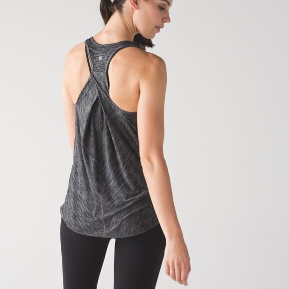 Lululemon Essential Tank - 8/10 - Picture 2 of 5